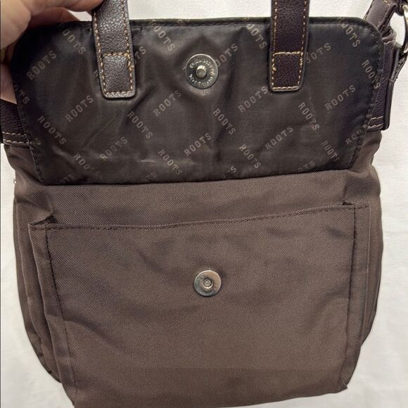 Roots Brown Messenger Bag with Adjustable Strap and Flap Closure - Picture 2 of 5